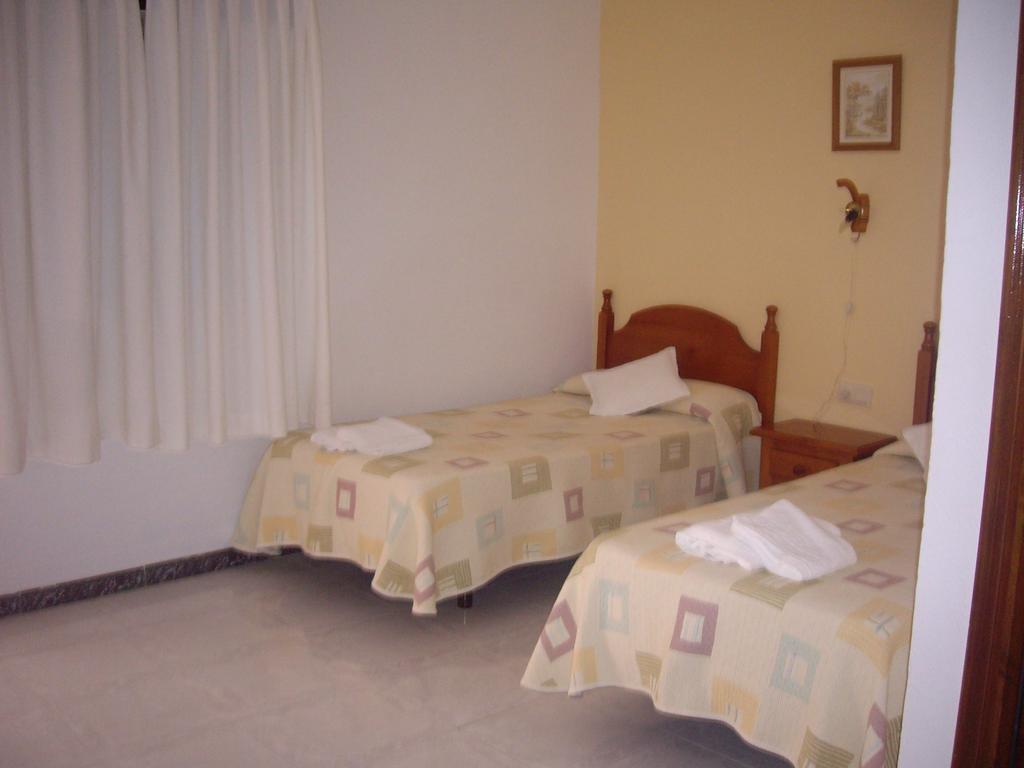 Hostal Mini Golf Los Canos De Meca Quarto foto